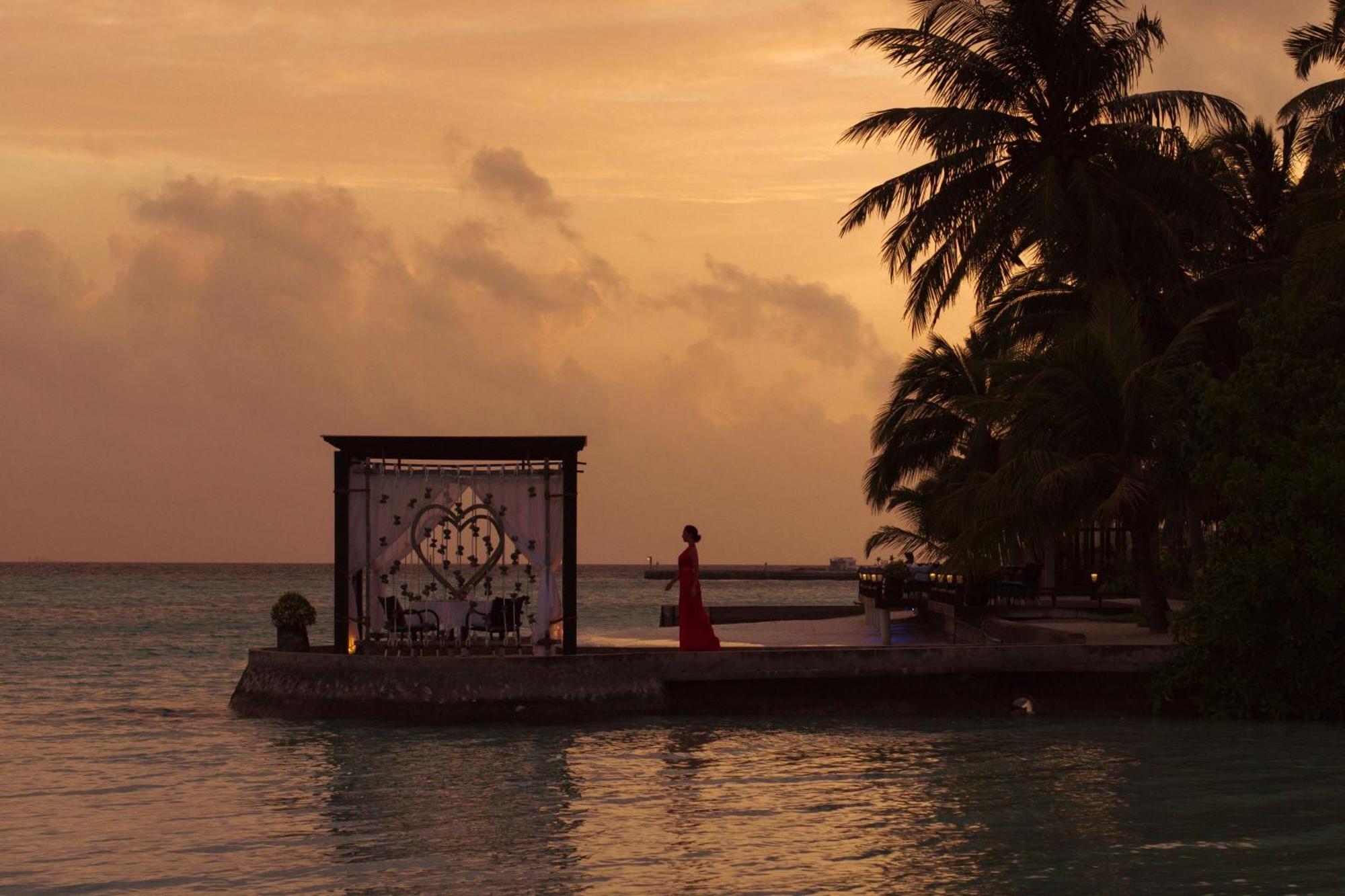 Sheraton Maldives Full Moon Resort & Spa Hulhumale Exterior foto